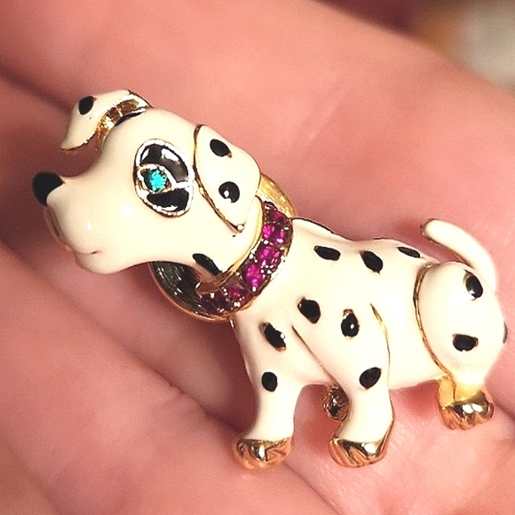 Saks Fifth Avenue Jewelry - Vintage Saks Fifth Avenue Enamel & Crystal Clutch Pin